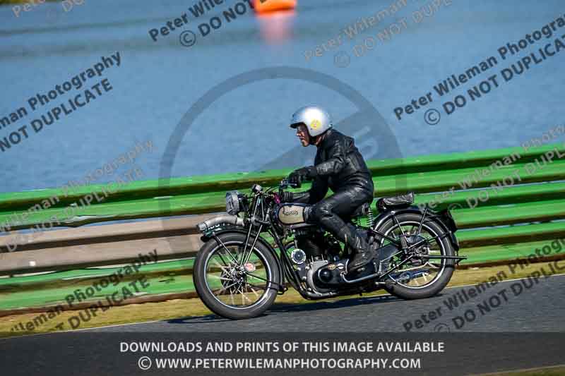 Vintage motorcycle club;eventdigitalimages;mallory park;mallory park trackday photographs;no limits trackdays;peter wileman photography;trackday digital images;trackday photos;vmcc festival 1000 bikes photographs